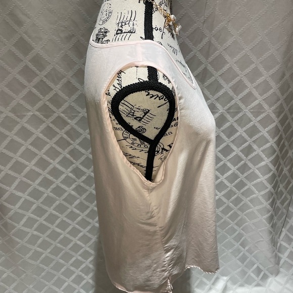 Chico’s Elegant Petal Pink Sleeveless Shell Top Size 1 - Picture 2 of 9